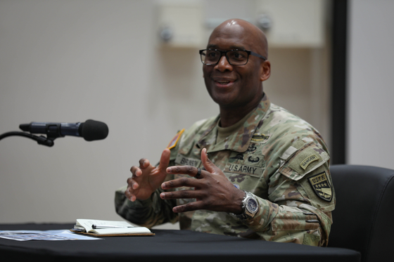 제이비어 브런슨 주한미군사령관이 지난 8일 경기 평택 험프리스 미군기지에서 기자간담회를 하는 모습. 주한미군사령부
