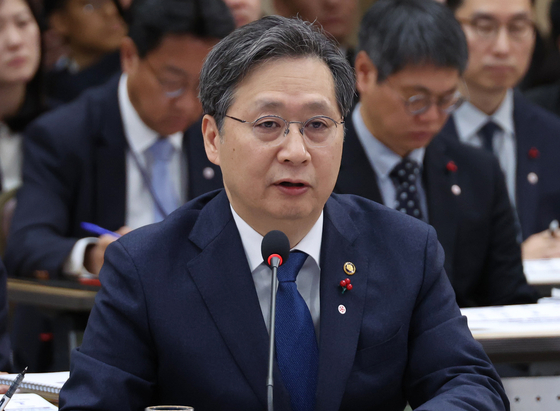 윤영빈 우주항공청장이 12일 세종시 정부세종컨벤션센터에서 열린 과학기술정보통신부ㆍ개인정보보호위원회 업무보고에서 업무보고를 하고 있다. 연합뉴스