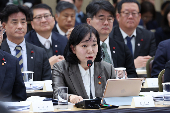 송경희 개인정보보호위원회 위원장이 12일 세종시 정부세종컨벤션센터에서 열린 '혁신과 신뢰로 도약하는 대한민국' 과학기술통신부(우주항공청),개인정보보호위원회,방송미디어통신위원회 업무보고에서 발언을 하고 있다. 대통령실사진기자단 