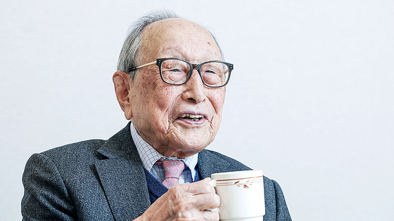 김형석 교수는 "우리에게 건강이 왜 필요한가"라는 근본적인 물음을 먼저 던졌다. 김성룡 기자