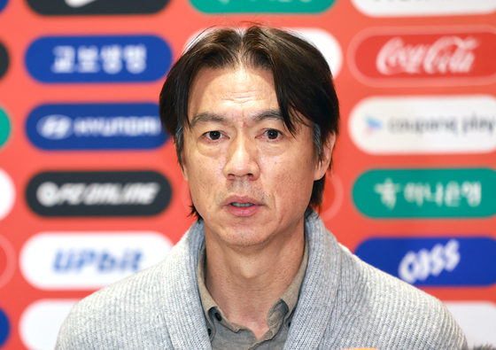 홍명보 감독이 북중미 월드컵 본선 조 추첨 결과를 지켜본 뒤 한국축구대표팀의 베이스 캠프 후보지까지 둘러보고 귀국했다. 뉴스1