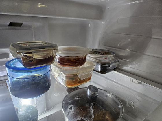 김형석 교수의 냉장고 안 반찬들. 정세희 기자