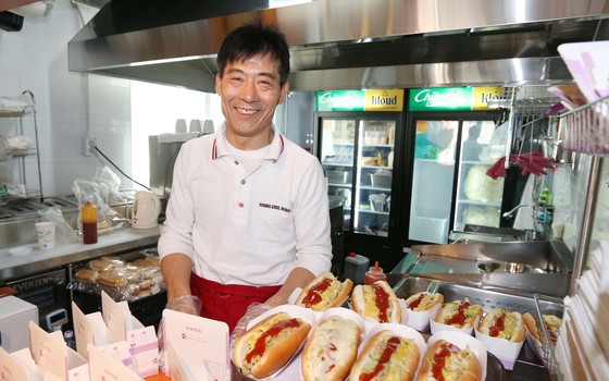 서울 안암동 고려대 앞 '영철버거' 대표 이영철씨. 중앙포토