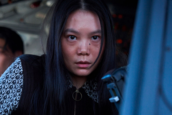 넷플릭스 영화 '굿뉴스'에서 여객기를 납치하는 적군파 대원 역을 맡아 강렬한 연기를 선보인 배우 야마모토 나이루. 사진 넷플릭스 