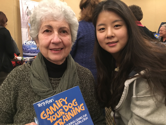 2018과 2019년 연달아 이어진 세계적인 동물행동 전문가 테리 라이언(Terry Ryan) 내한 세미나에서 지형씨는 동시통역을 맡아 진행했다. 