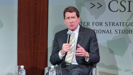 트럼프 대통령의 핵심 측근으로 국무장관 후보로도 거론됐던 빌 해거티(공화ㆍ테네시) 의원은 15일(현지시간) 워싱턴에서 전략국제문제연구소(CSIS)가 주최한 핵심 광물 전략 세미나에서 중국의 '희토류 무기화'에 대응하기 위한 동맹국의 협력을 강조했다. 워싱턴=강태화 특파원