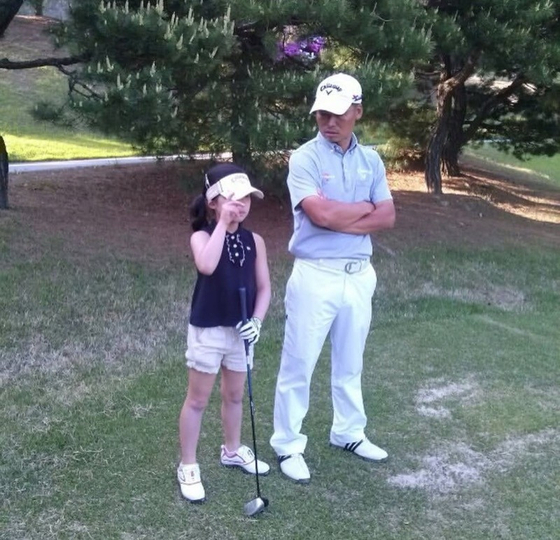 어릴적 이동은과 아버지 이건희씨. [사진 이동은]