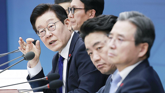  이재명 대통령이 16일 정부세종컨벤션센터에서 열린 보건복지부(질병관리청)·식품의약품안전처 업무보고에서 발언하고 있다.연합뉴스