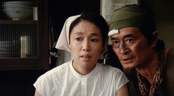 트럭 기사 고로(야마자키 츠토무·오른쪽)와 라멘 가게 주인 담뽀뽀(미야모토 노부코). [사진 디스테이션]