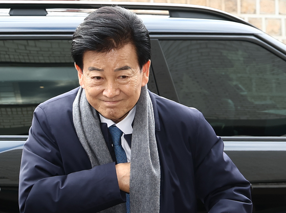 정동영 통일부 장관이 15일 오전 서울 중구 달개비에서 열린 남북관계발전위원회 민간위원 간담회에 참석하는 모습. 뉴스1.