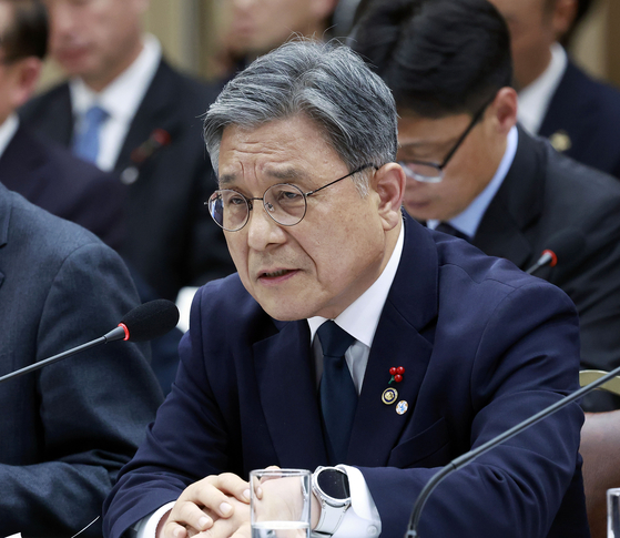 허민 국가유산청장이 16일 정부세종컨벤션센터에서 이재명 대통령에게 업무보고를 하고 있다. 사진 대통령실통신사진기자단