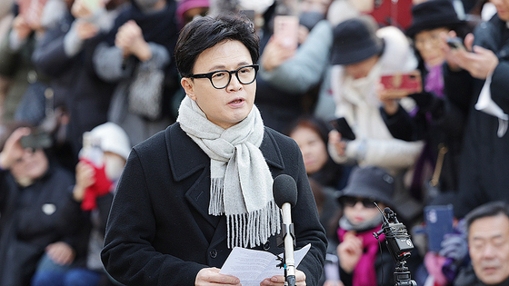  한동훈 전 국민의힘 대표가 지난 3일 서울 여의도 국회도서관 인근 쪽문에서 12·3 비상계엄 1주년 기자회견을 하고 있다. 뉴스1