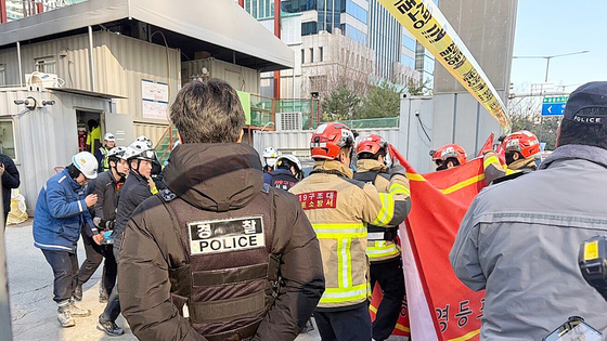 18일 오후 1시 22분쯤 여의도 신안산선 복선전철 지하 공사 현장에서 사고가 발생해 최소 2명이 다쳤다. 뉴스1