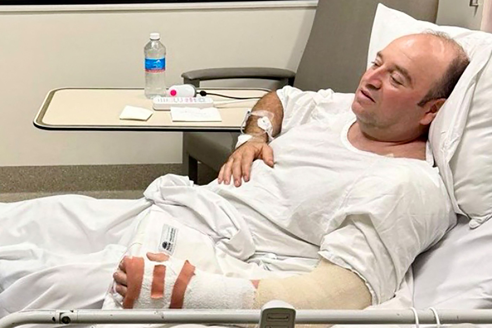 지난 15일(현지시간) 호주 시드니 세인트 조지 병원에서 입원 치료를 받고 있는 아흐메드 알 아흐메드의 모습. AFP=연합뉴스