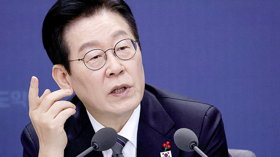  이재명 대통령이 19일 서울 종로구 정부서울청사 별관에서 열린 외교부(재외동포청)·통일부 업무보고에서 발언하고 있다. 대통령실사진기자단