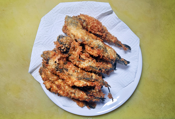 짱뚱어튀김. 바삭하고 고소하다.