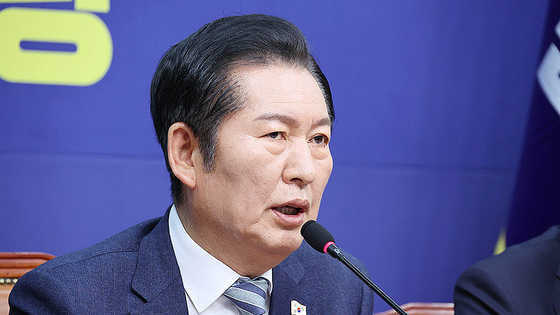  정청래 더불어민주당 대표가 19일 오전 국회에서 열린 최고위원회의에서 발언하고 있다. 임현동 기자