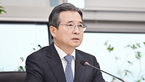  17일 오전 광주 서구 광주도시공사에서 열린 '광주 군 공항 이전 6자 협의체' 1차 회의에서 김용범 대통령실 정책실장이 모두발언을 하고 있다. 광주전남사진기자단