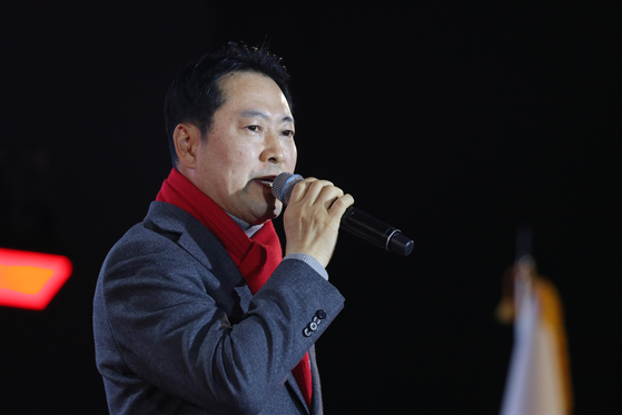 장동혁 국민의힘 대표가 19일 충북 청주오스코에서 열린 충북도당 당원교육에 참석해 축사하고 있다. 뉴스1