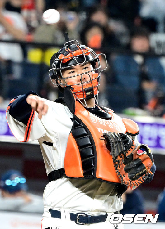 한화 플레잉 코치로 변신한 이재원. / OSEN DB