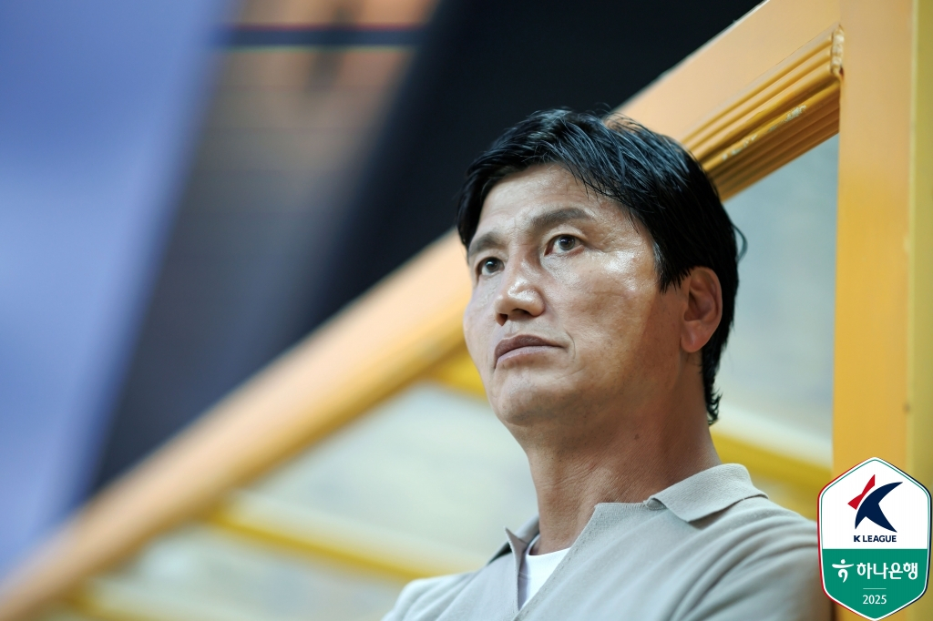 정정용 김천 상무 감독은 거스 포옛 전 감독의 자진사퇴와 함께 공석이 된 전북 현대의 차기 사령탑으로 주목 받는다. 사진 한국프로축구연맹