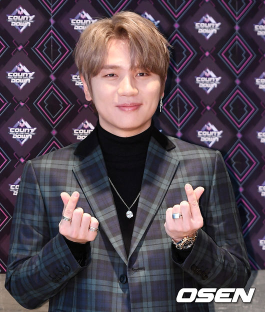 [OSEN=박재만 기자] 15일 오후 서울 마포구 상암동 CJ ENM센터에서 '엠카운트다운' 생방송 전 포토월이 진행됐다.가수 케이윌이 포토타임을 갖고 있다. /pjmpp@osen.co.kr