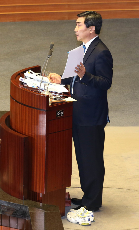 2016년 3월 2일 당시 더불어민주당 이종걸 원내대표가 국회 본회의장에서 테러방지법 수정을 요구하는 무제한 토론을 하고 있다. 중앙포토