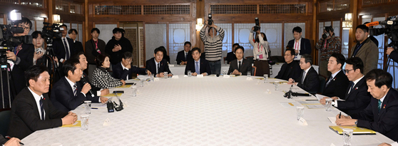 정청래 더불어민주당 대표가 21일 서울 삼청동 국무총리공관에서 열린 제5차 고위당정협의회에서 발언하고 있다. 김성룡 기자 