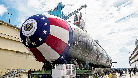 미국 버지니아급 공격원잠 존 워너함(SSN 785)이 건조 중일 때인 2014년 모습. 로이터=연합뉴스