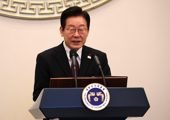 이재명 대통령이 22일 오전 청와대 영빈관에서 열린 대한노인회 초청 오찬 '어르신이 걸어온 길, 우리가 이어갈 길'에 참석해 모두발언을 하고 있다. 대통령실사진기자단