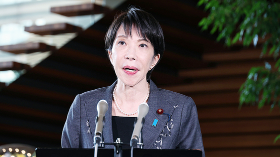  다카이치 사나에 일본 총리가 9일 총리 관저에서 기자들의 질문에 답하고 있다. EPA=연합뉴스