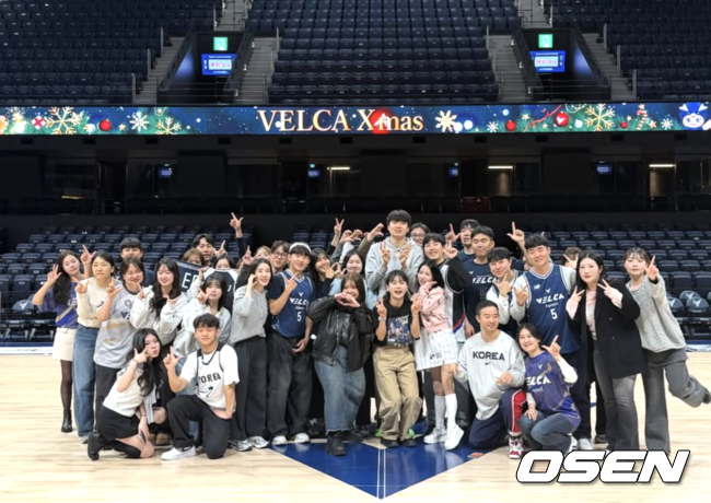 [사진] 나가사키에서 한국팬들과 만난 이현중