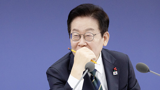  이재명 대통령이 23일 부산 동구 수정동 해양수산부 임시청사에서 열린 국무회의에 참석해 발언하고 있다. 전민규 기자