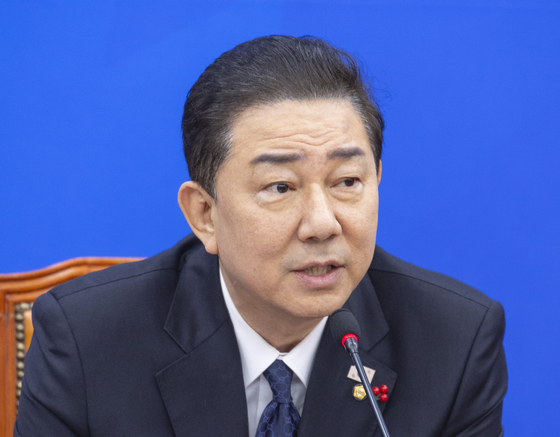 = 더불어민주당 김병기 원내대표가 23일 국회에서 열린 원내대책회의에서 통일교 특검 추진 관련한 확고한 입장을 밝히고 있다. 연합뉴스