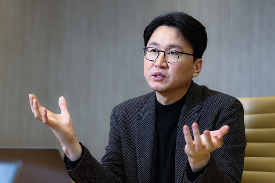 이경수 세라젬 대표가 서울 강남구 세라젬 서울타운에서 중앙일보와 인터뷰하고 있다. 김종호 기자