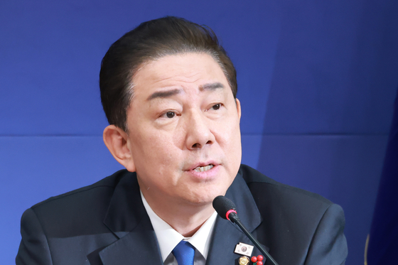 김병기 더불어민주당 원내대표가 24일 국회에서 열린 최고위원회의에 참석해 발언하고 있다. 연합뉴스