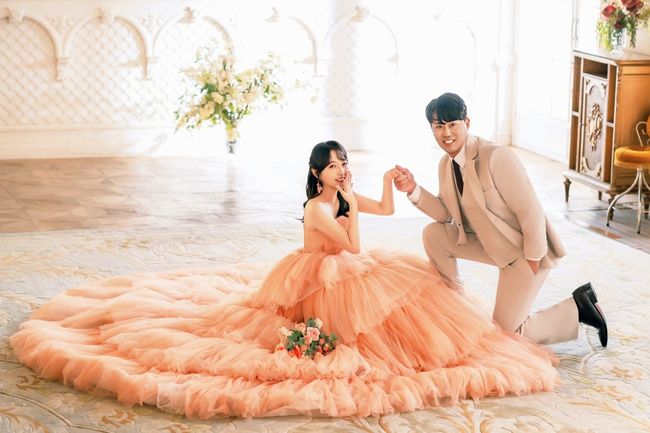 손지환 두산 코치는 오는 28일 ‘품절남’이 된다. 더파티움여의도 그랜드컨벤션홀에서 신부 허정윤 씨와 오후 3시’ 20분 백년가약’을 맺는다. / 손지환 코치