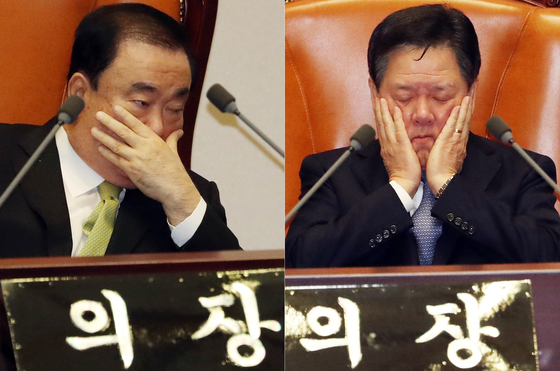 문희상 당시 국회의장과 주승용 부의장이 2019년 서울 여의도 국회에서 열린 본회의에서 공직선거법 일부개정법률안에 대한 무제한 토론(필리버스터)이 진행되는 동안 피곤한 듯 얼굴을 만지고 있다. 뉴스1