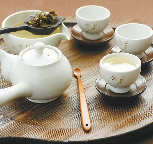  차 한 잔에는 시간이 녹아 있다. 느림의 미학을 담은 한국 전통차는 자연·지역·철학이 함께 우러나는 문화 자산으로, K-미식벨트를 통해 세계와 만난다. [사진 한식진흥원]