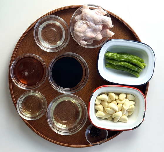 닭봉 조림의 재료. 사진 이정웅