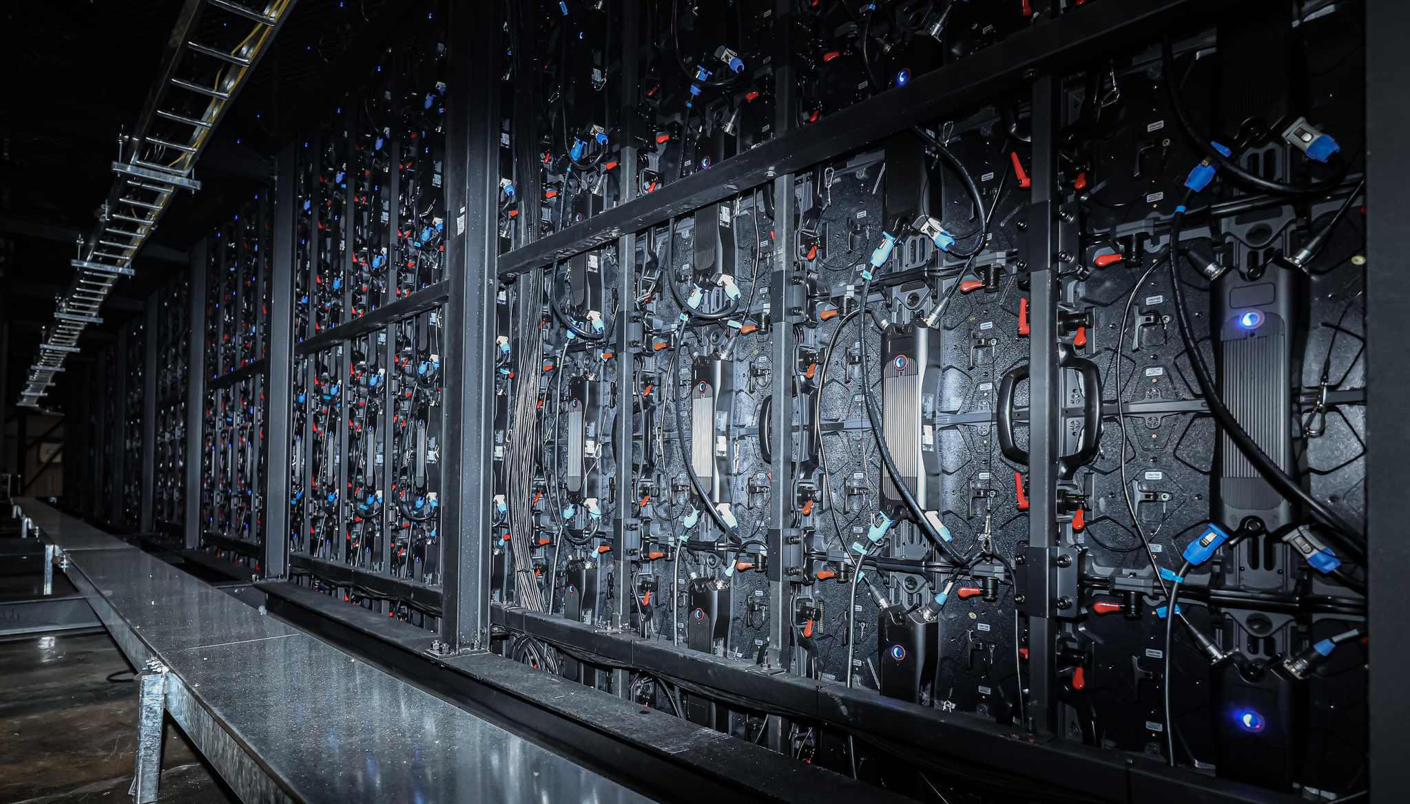 LED 캐비넷이 연결된 모습.