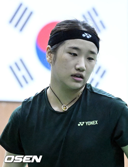 [OSEN=진천, 이대선 기자] 17일 충북 진천선수촌에서 대한민국 배드민턴 국가대표팀 미디어데이가 열렸다.배드민턴 대표팀 안세영이 훈련을 하고 있다. 2025.06.17 /sunday@osen.co.kr