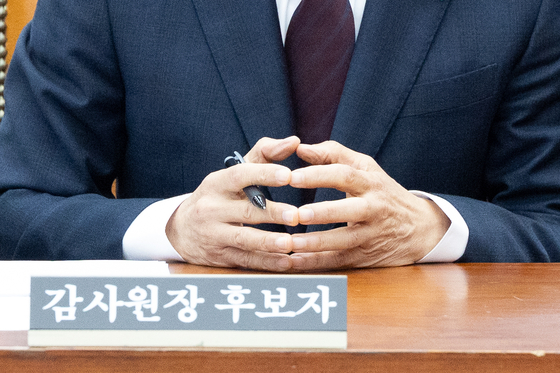 김호철 감사원장 후보자가 29일 서울 여의도 국회에서 열린 인사청문특별위원회에 출석해 의원 질의를 듣고 있다. 뉴스1