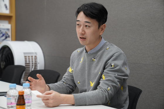 지난 19일 서울 영등포구 메리츠증권 본점에서 김준성 메리츠증권 연구원이 중앙일보와 인터뷰를 하고 있다. 사진 메리츠증권