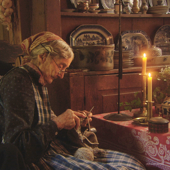 타샤 튜더는 작가 활동과 더불어 자급자족 생활을 실천하며 자연과 함께 살아간 라이프 스타일로도 알려졌다.