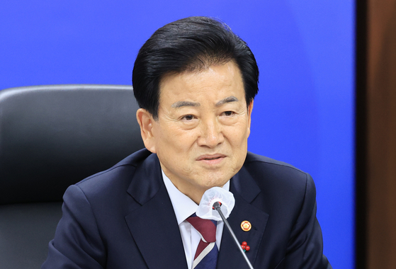 정동영 통일부 장관이 19일 서울 종로구 정부서울청사에서 업무보고 사후 브리핑을 하고 있다. 뉴스1