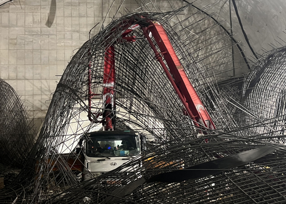 지난 18일 오후 서울 영등포구 여의도역 신안산선 공사현장 지하 70m 지점에서 철근이 무너지는 사고가 발생했다. 뉴스1 