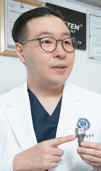 지난달 29일 본지와 인터뷰 하고 있는 연세힐치과 정현준 대표원장. [연세힐치과 제공]