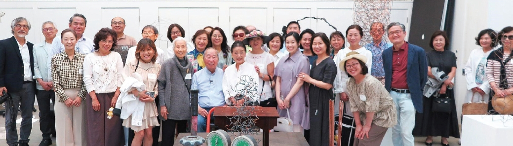 비영리 한인 미술인 지원단체 알재단(대표 이숙녀)은 지난 17일, 미국 현대 조각을 대표하는 재미 예술가 존 배 작가의 자택 작업실에서 Space UpTown 프로그램을 위한 소규모 기금 모금 행사를 개최했다. 이날 행사에는 알재단 이사진을 비롯해 뉴욕 문화예술계 인사, 갤러리스트, 큐레이터, 작가 및 예술 애호가 등이 참석했다.  [알재단]