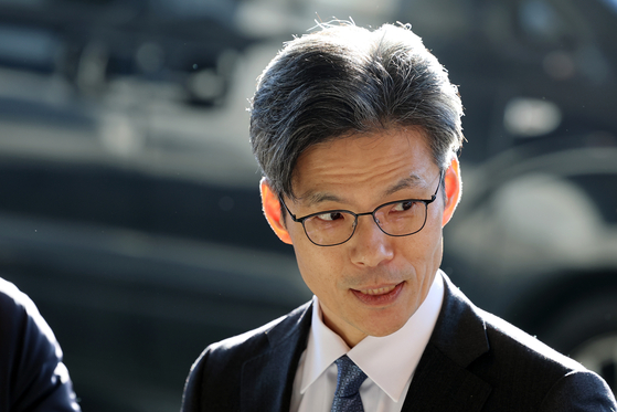 박철우 서울중앙지검장이 지난해 11월 21일 서울중앙지방검찰청으로 들어서며 취재진 질문에 답하고 있다. 연합뉴스